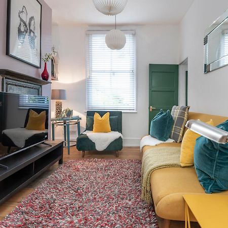 Апартаменты Chic 1-Bed Garden Flat, London, Convenient For Tower Bridge, Great Public Transport Экстерьер фото