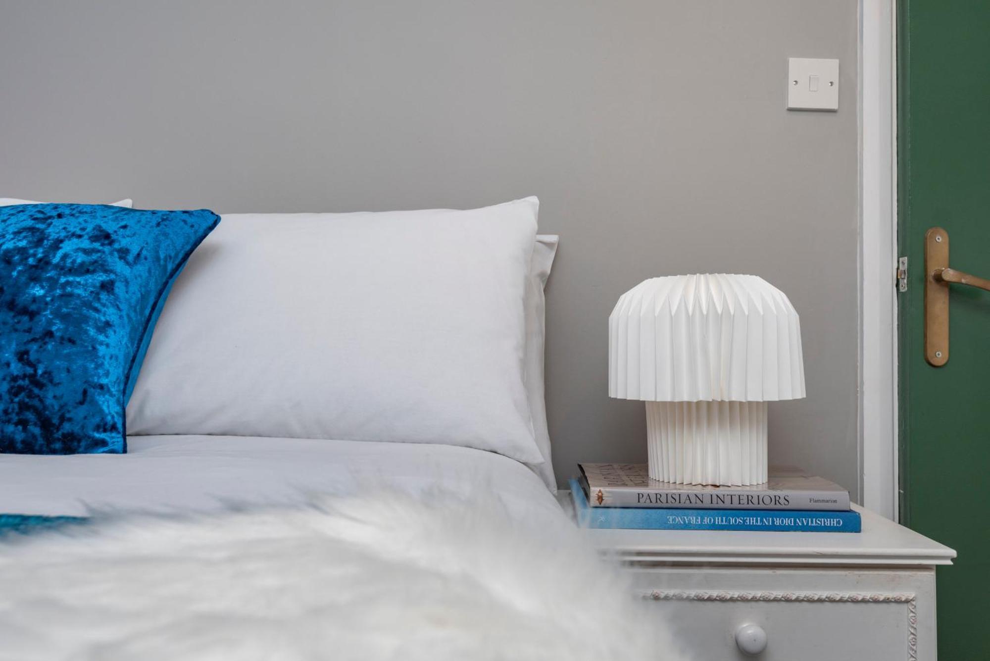 Апартаменты Chic 1-Bed Garden Flat, London, Convenient For Tower Bridge, Great Public Transport Экстерьер фото